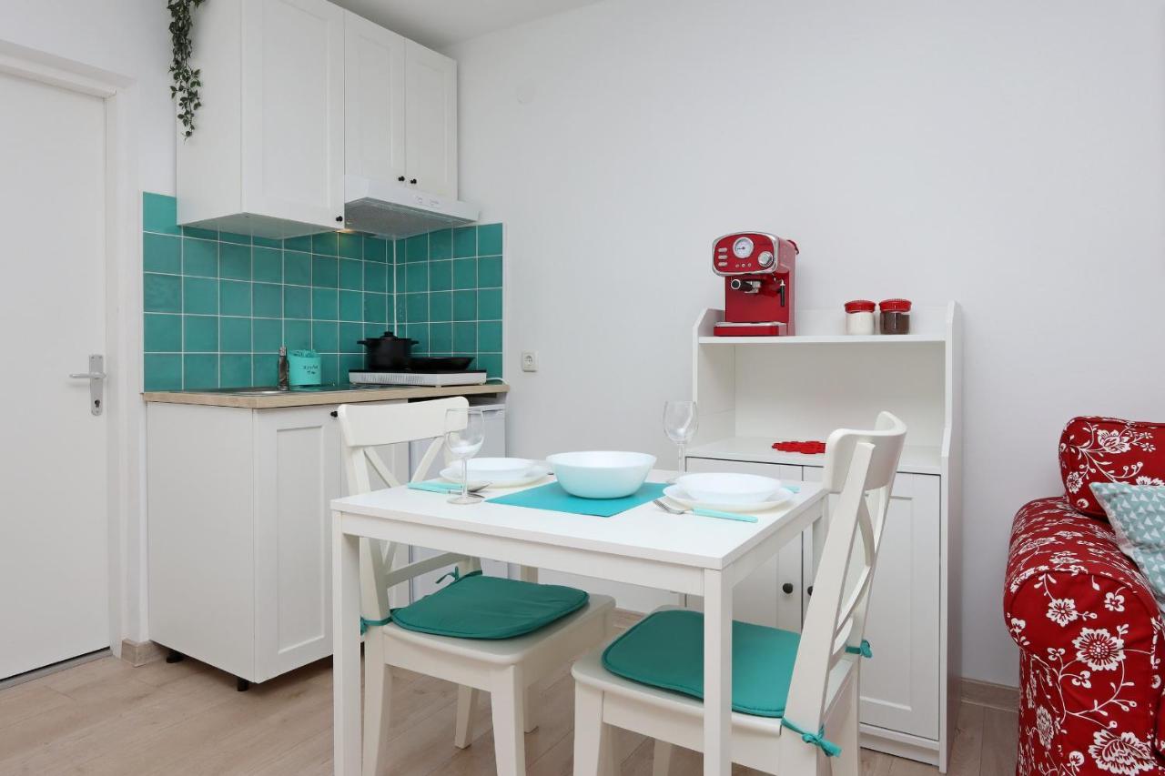 Sha La La - Charming, unique studio in a historic building next to a castle Bakar Extérieur photo