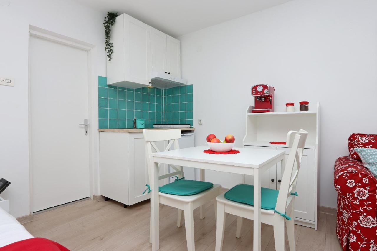 Sha La La - Charming, unique studio in a historic building next to a castle Bakar Extérieur photo
