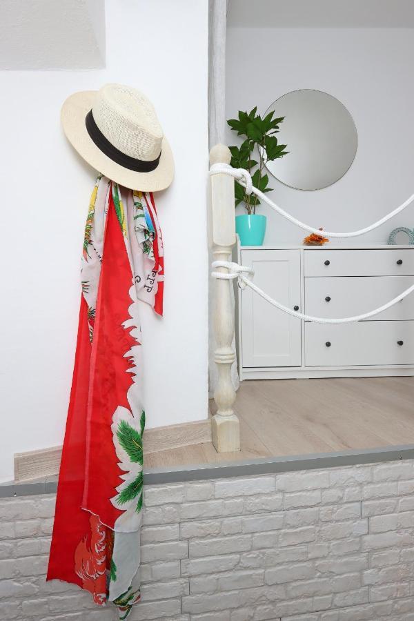 Sha La La - Charming, unique studio in a historic building next to a castle Bakar Extérieur photo
